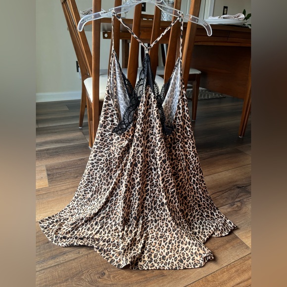 Apt 9 leopard print/ black lace nightgown in size 2X! Adjustable straps! Pretty - Picture 7 of 9